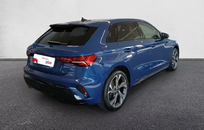 AUDI A3 Sportback TFSI e Hybride rechargeable 204 S tronic 6 S line extérieur trois quart arrière droit 2131622