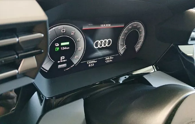AUDI A3 Sportback TFSI e Hybride rechargeable 204 S tronic 6 S line photo 12 2131622