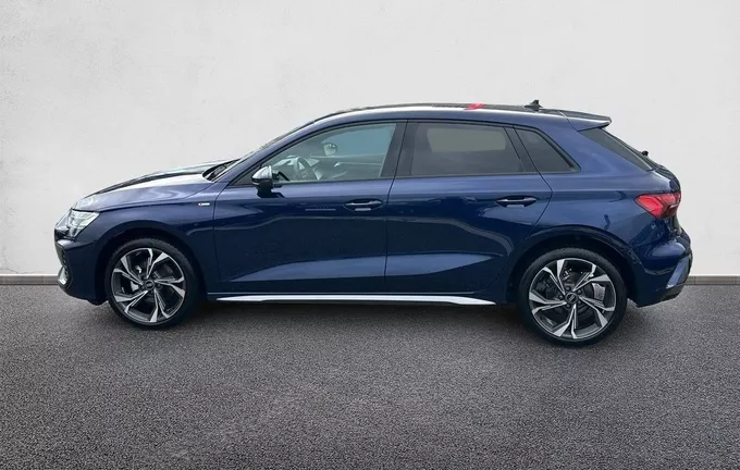AUDI A3 Sportback TFSI Mild Hybrid 116 S tronic 7 S line extérieur côté gauche 2129779