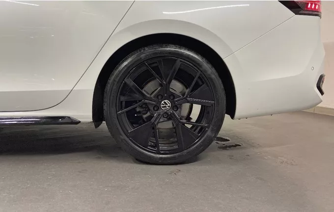 VOLKSWAGEN PASSAT 2.0 TDI EVO SCR 150 DSG7 R-Line photo 12 2125741