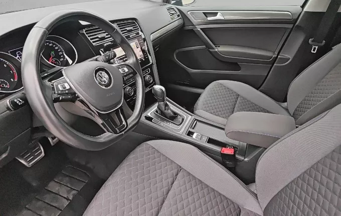 VOLKSWAGEN GOLF 1.0 TSI 115 DSG7 Connect photo 11 213156