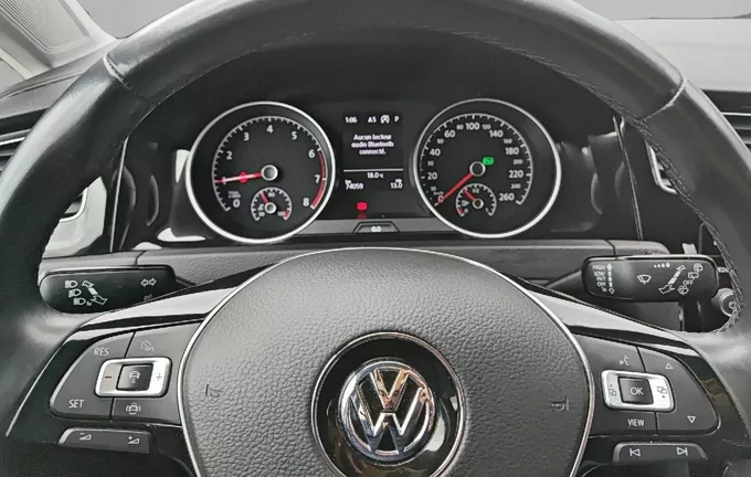 VOLKSWAGEN GOLF 1.0 TSI 115 DSG7 Connect photo 20 213156