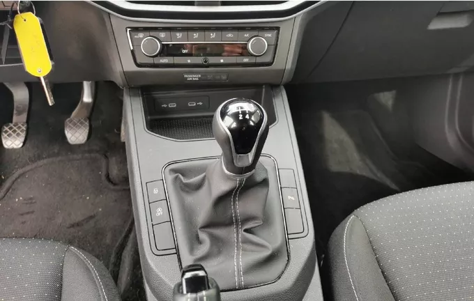 SEAT IBIZA 1.0 TSI 95 ch S/S BVM5 Copa photo 16 2131232