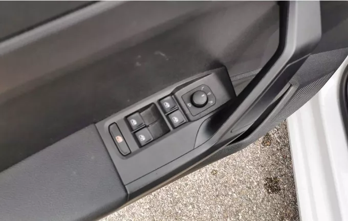 SEAT IBIZA 1.0 TSI 95 ch S/S BVM5 Copa photo 17 2131232
