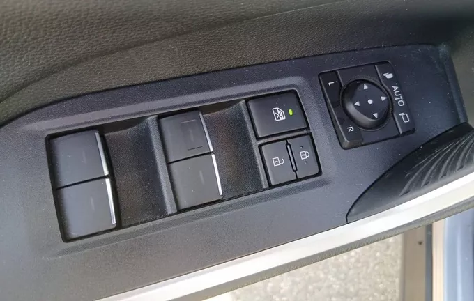 TOYOTA RAV4 Hybride 222 ch AWD-i Dynamic photo 19 1103495
