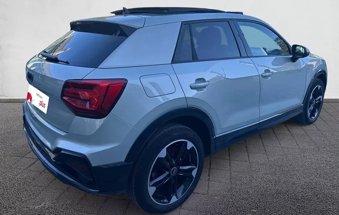 AUDI Q2 35 TFSI 150 S tronic 7 S line extérieur trois quart arrière droit 2130522