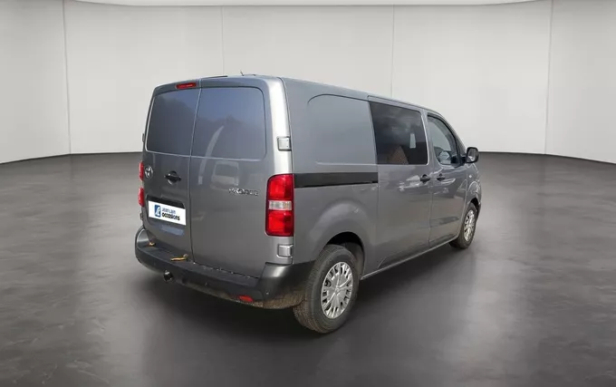 TOYOTA PROACE CABINE APPROFONDIE MEDIUM 2.0L 180 D-4D BVA8 START PACK CONFORT extérieur trois quart arrière droit 1103981