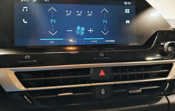 CITROEN C4 e-C4 136 ch Automatique Live photo 22 946552