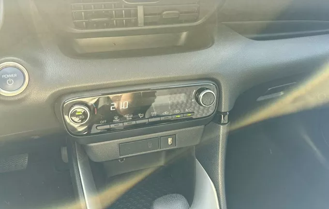 TOYOTA YARIS Hybride 116h Design photo 14 1103513