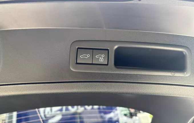 LEXUS UX 300h 2WD F SPORT Design photo 19 147985
