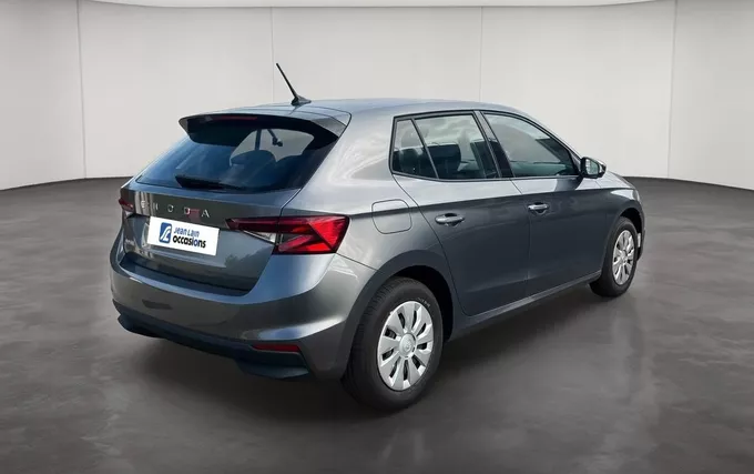 SKODA FABIA 1.0 MPI 80 ch BVM5 Active extérieur trois quart arrière droit 2132750