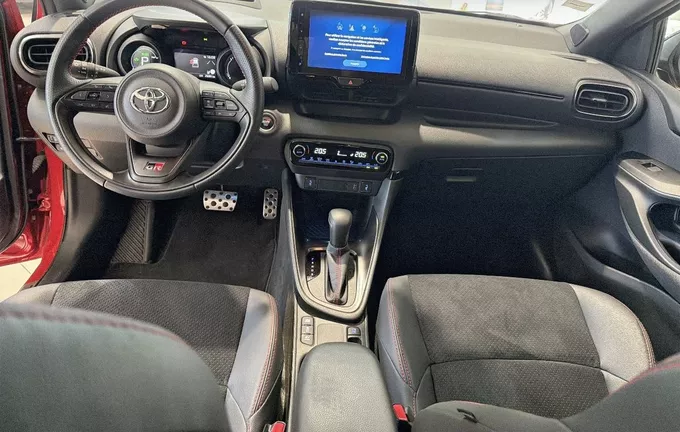 TOYOTA YARIS Hybride 116h GR Sport photo 17 1103909