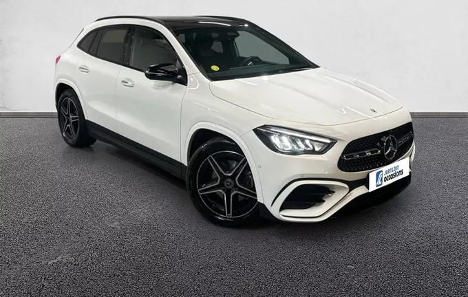 MERCEDES GLA 180 d 8G-DCT AMG Line extérieur trois quart avant droit 2132081