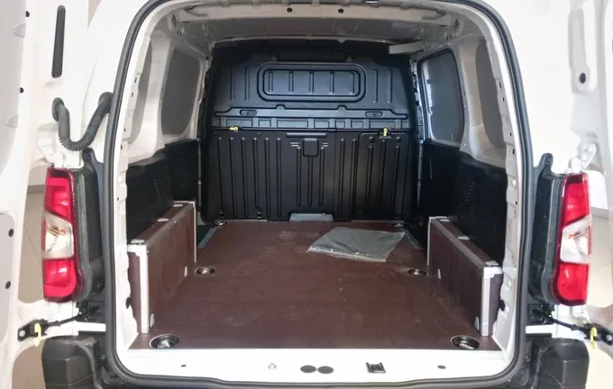 OPEL COMBO CARGO M 1000 KG BLUEHDI 100 S&S BVM6 extérieur arrière 944948