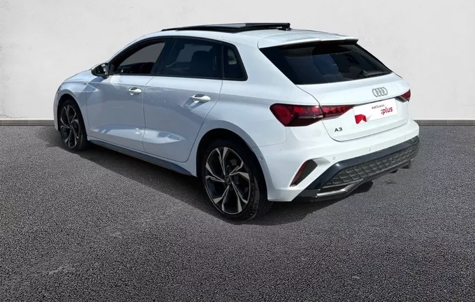 AUDI A3 Sportback TDI 150 S tronic 7 S line extérieur trois quart arrière gauche 2126468