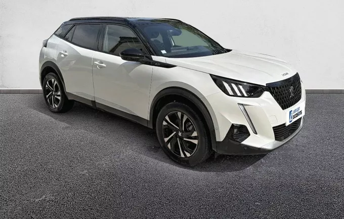 PEUGEOT 2008 BlueHDi 130 S&S EAT8 GT extérieur trois quart avant droit 560441