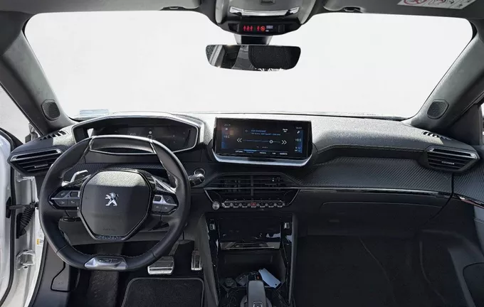 PEUGEOT 2008 BlueHDi 130 S&S EAT8 GT photo 18 560441