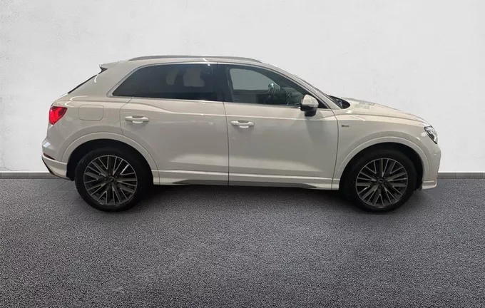 AUDI Q3 35 TFSI 150 ch S tronic 7 S line extérieur côté droit 2131025