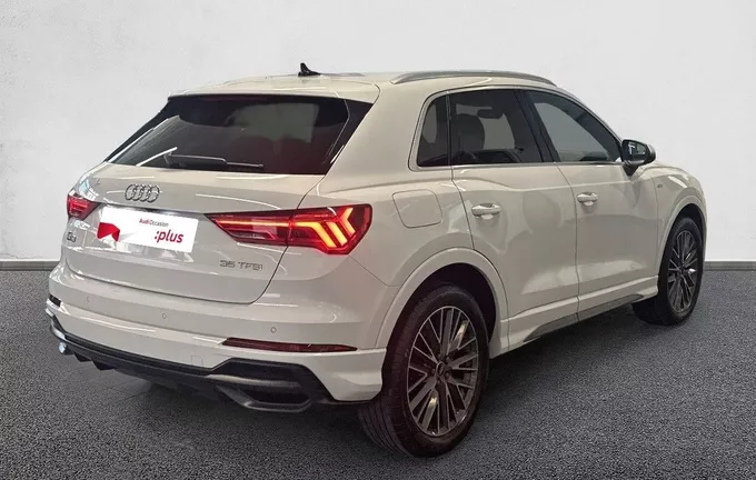 AUDI Q3 35 TFSI 150 ch S tronic 7 S line extérieur trois quart arrière droit 2131025