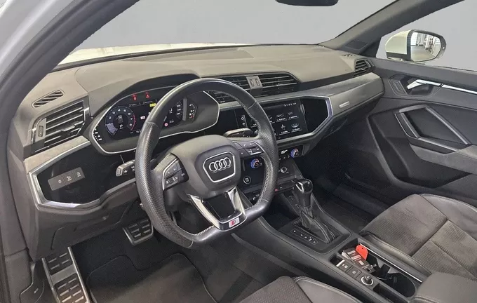 AUDI Q3 35 TFSI 150 ch S tronic 7 S line photo 11 2131025
