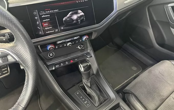 AUDI Q3 35 TFSI 150 ch S tronic 7 S line photo 13 2131025