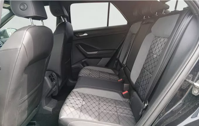 VOLKSWAGEN T-ROC 1.5 TSI EVO2 150 Start/Stop DSG7 R-Line Edition extérieur arrière 2126880