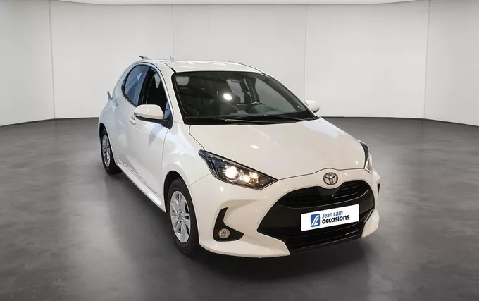TOYOTA YARIS Hybride 116h Dynamic Business extérieur trois quart avant droit 1104002