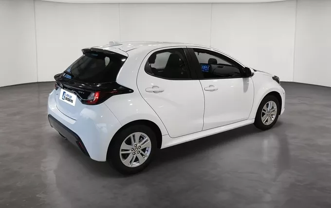 TOYOTA YARIS Hybride 116h Dynamic Business extérieur trois quart arrière droit 1104002