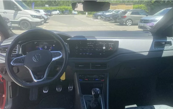 VOLKSWAGEN POLO 1.0 TSI 95 S&S BVM5 R-Line extérieur trois quart avant droit 2128815