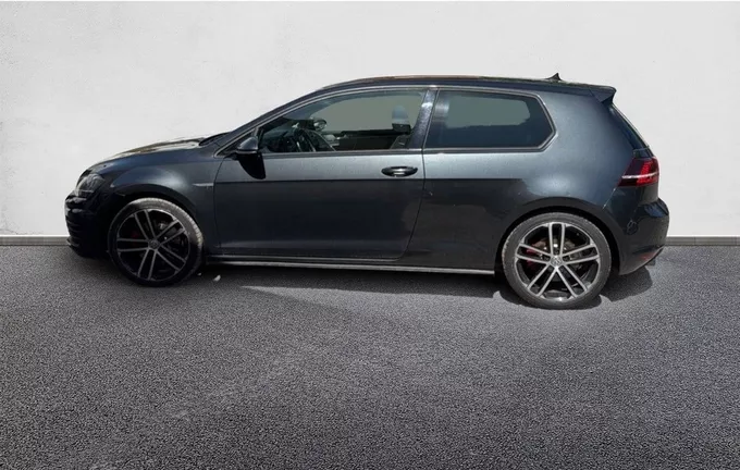 VOLKSWAGEN GOLF 2.0 TDI 184 BlueMotion Technology FAP GTD extérieur trois quart arrière gauche 560442