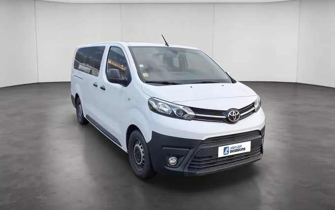 TOYOTA PROACE COMBI MC23 Proace Combi Long 2.0L 140 D-4D BVM6 Dynamic Confort extérieur trois quart avant droit 1103802