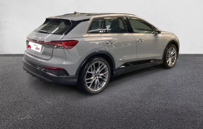 AUDI Q4 E-TRON 45 285 ch 82 kWh extérieur trois quart arrière droit 2129793
