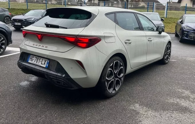 CUPRA LEON 1.5 eTSI Hybrid 150 ch DSG7 V photo 10 1788