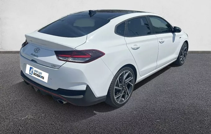 HYUNDAI I30 Fastback 1.5 T-GDi 160 DCT-7 Hybrid 48V N Line extérieur trois quart arrière droit 13895