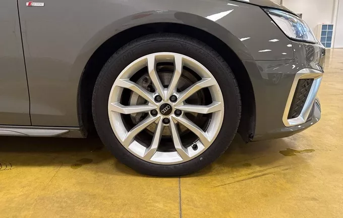 AUDI A4 Avant 40 TDI 204 S tronic 7 S line photo 9 212647
