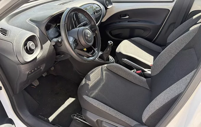 TOYOTA AYGO X 1.0 VVT-i 72 Dynamic photo 11 1103342