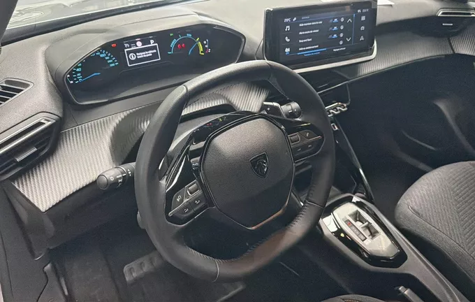 PEUGEOT 2008 Hybrid 136 e-DCS6 Style photo 11 213486