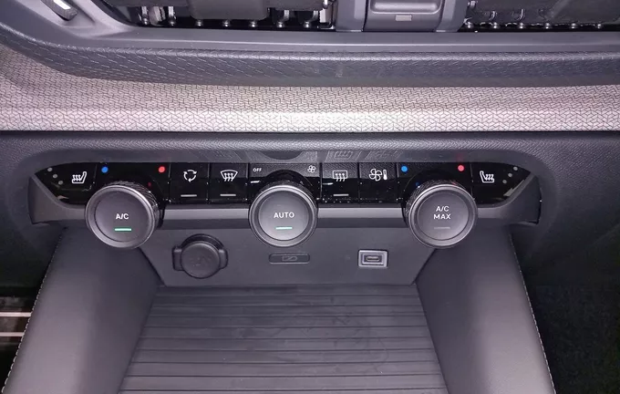 CITROEN C5 X Hybride Rechargeable 225 S&S e-EAT8 Shine photo 14 RV8905
