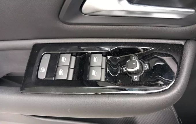 CITROEN C5 X Hybride Rechargeable 225 S&S e-EAT8 Shine photo 20 RV8905