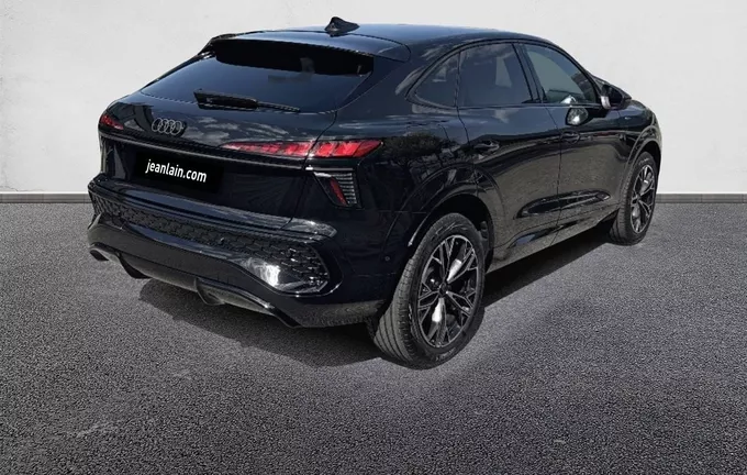 AUDI Q3 Sportback e-hybrid 272 ch S tronic 6 S line extérieur trois quart arrière droit 5915