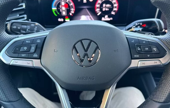 VOLKSWAGEN TIGUAN 1.5 eHybrid 204ch DSG6 R-Line photo 12 5759