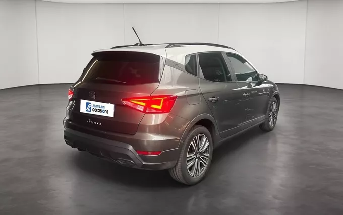 SEAT ARONA 1.0 TSI 95 ch Start/Stop BVM5 Style extérieur trois quart arrière droit 2131756