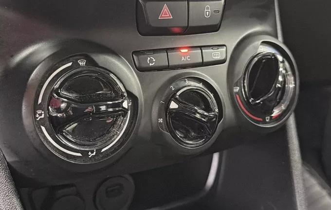 PEUGEOT 208 PureTech 82ch S&S BVM5 Active photo 14 213631