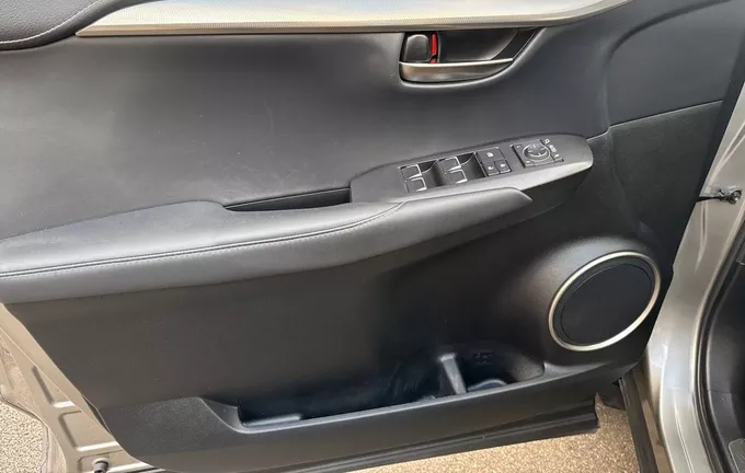 LEXUS NX 300h 2WD E-CVT Pack Business photo 19 1102593