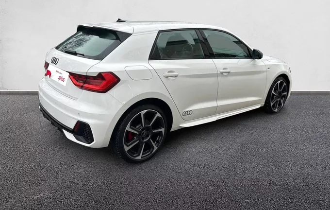 AUDI A1 Sportback 40 TFSI 207 ch S tronic 7 S Line extérieur trois quart arrière droit 550723