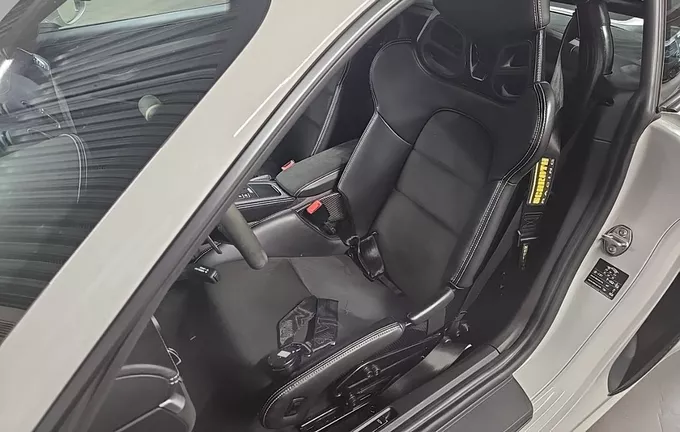 PORSCHE CAYMAN 718 Cayman 4.0i GT4 420 ch PDK extérieur trois quart arrière droit 2128797