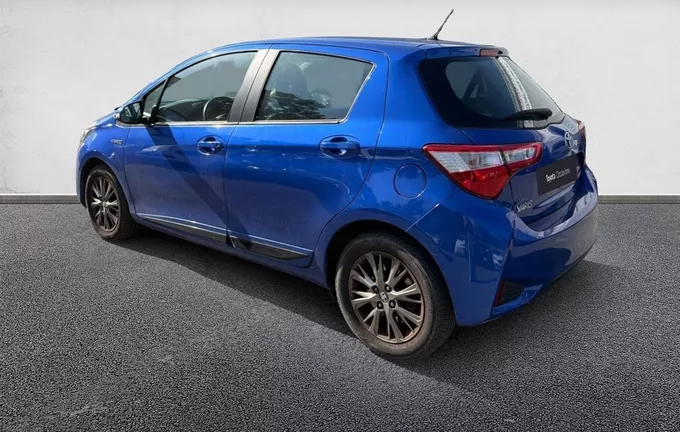TOYOTA YARIS Hybride 100h Dynamic extérieur trois quart arrière gauche 1103617