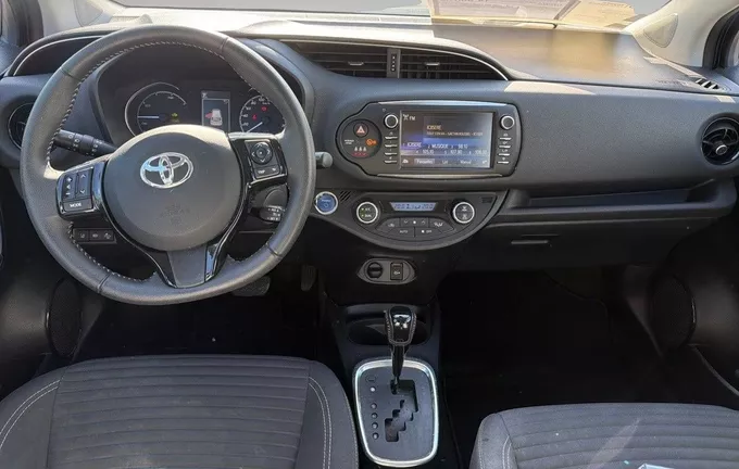 TOYOTA YARIS Hybride 100h Dynamic photo 11 1103617