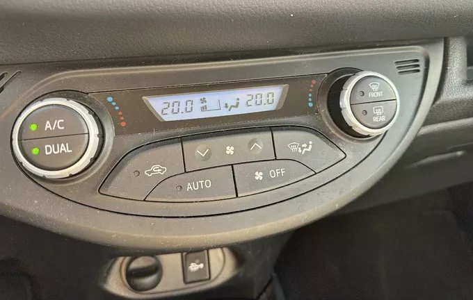 TOYOTA YARIS Hybride 100h Dynamic photo 14 1103617