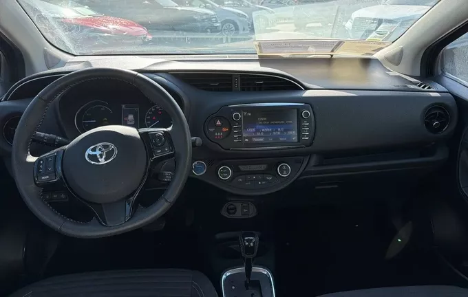 TOYOTA YARIS Hybride 100h Dynamic photo 18 1103617